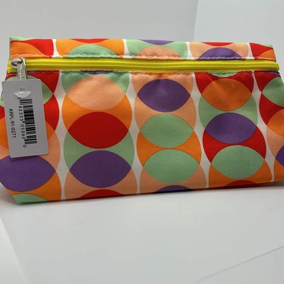 Clinique Cosmetics bag NWT - FREE WITH PURCHASE OVER 50$ - Picture 3 of 3